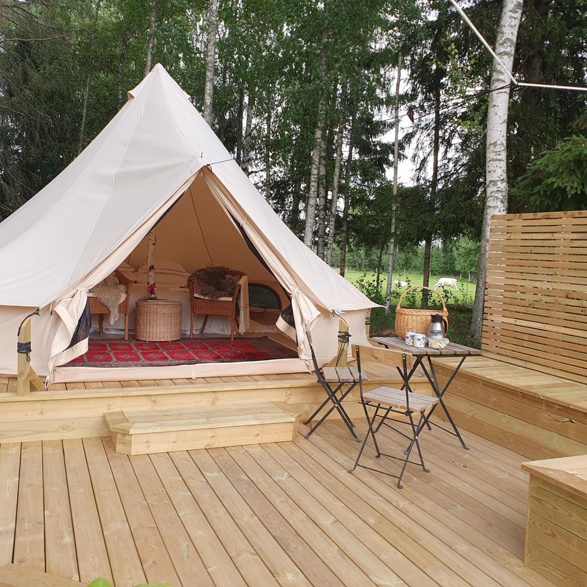 Skalbo Gardsglamping Hotel Järvsö Exterior foto